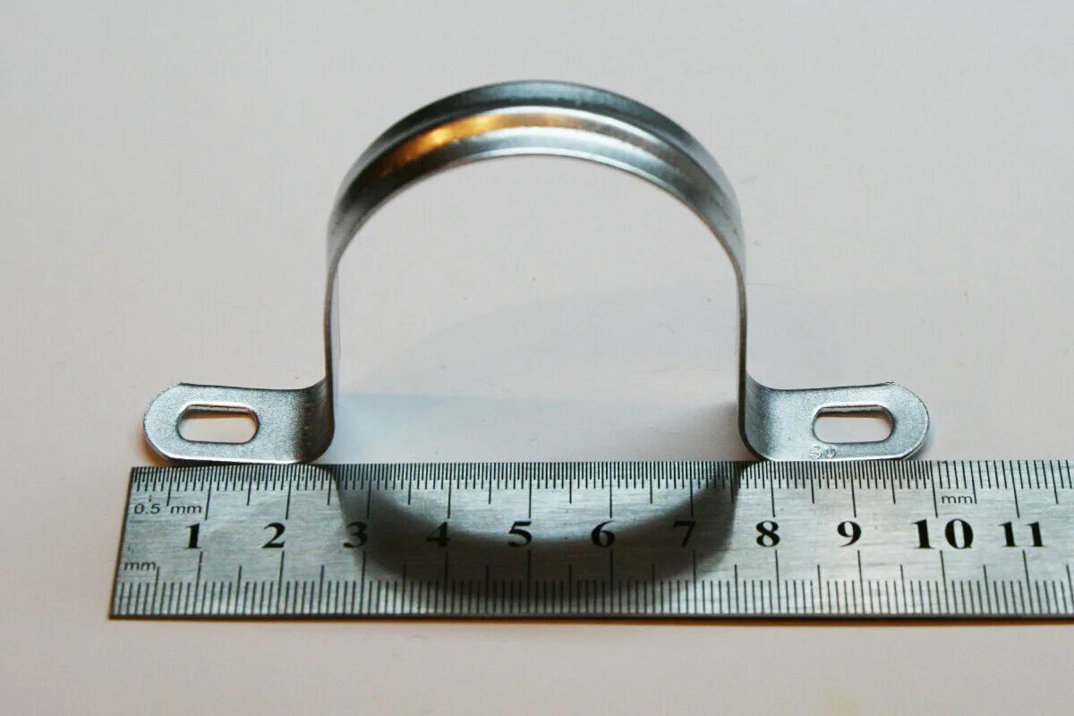 скобка 50. с покр. скоба металлическая однолапковая 25мм. скобянка. п образная крепежная скоба 100х50.