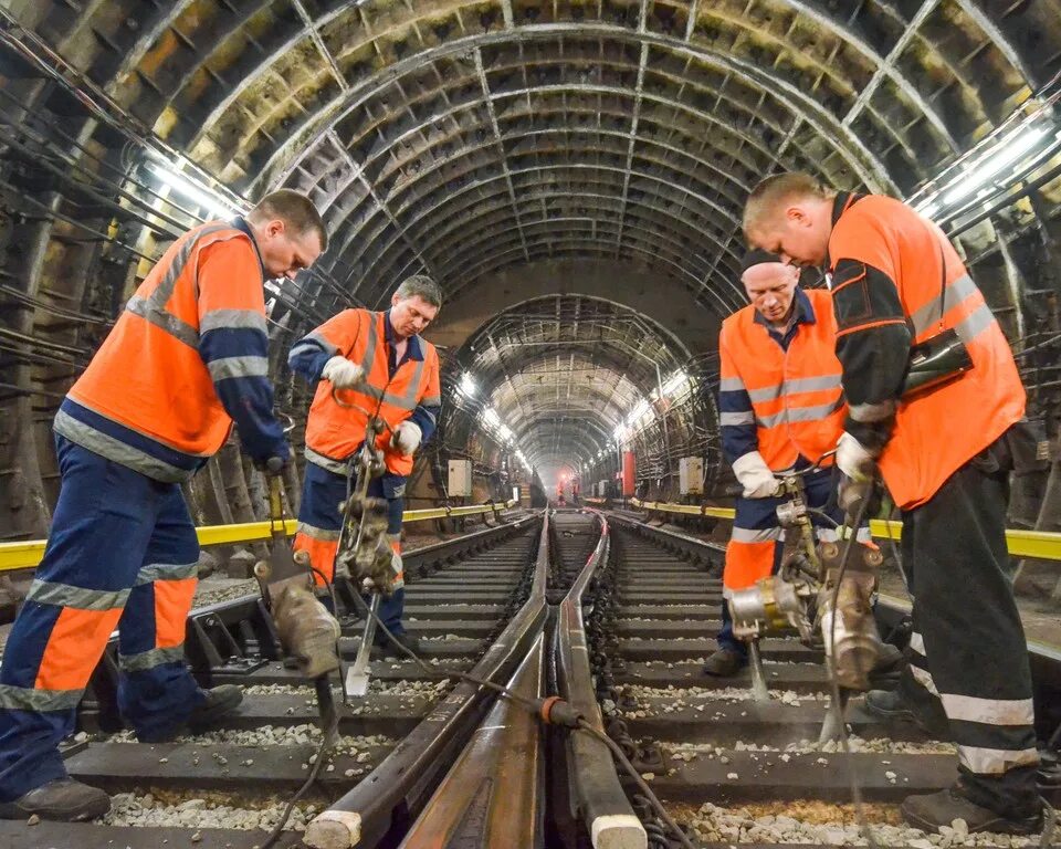 Метрополитен дистанция. Монтер пути Московский метрополитен. Дефектоскопия в Московском метрополитене. Служба пути Московского метрополитена. Служба пути метрополитен.