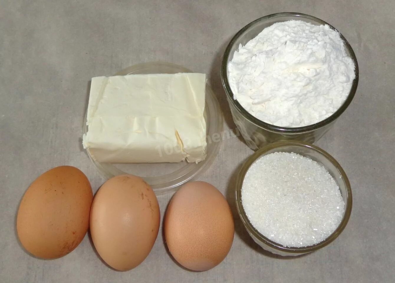 Мука яйца сахар. Маргарин яйца мука сахар. Мука сахар сливочное масло яйца. Мука яйца масло. Сливки мука масло