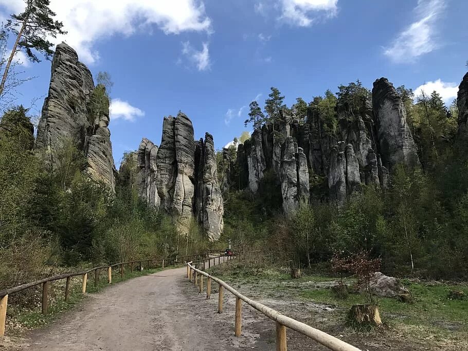 Город каменная гора. Каменный город Губаха каменный город Губаха. Каменный городок Пермский край. Каменные горы Пермский край. Усьва каменный город Пермский край.