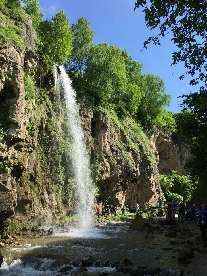Водопады в пятигорске. Водопады в пятигорске. Башня в горах в джубге. Медовые водопады кисловодск. Пятигорск.