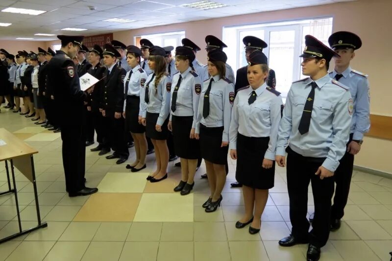 В полицию со средним профессиональным образованием