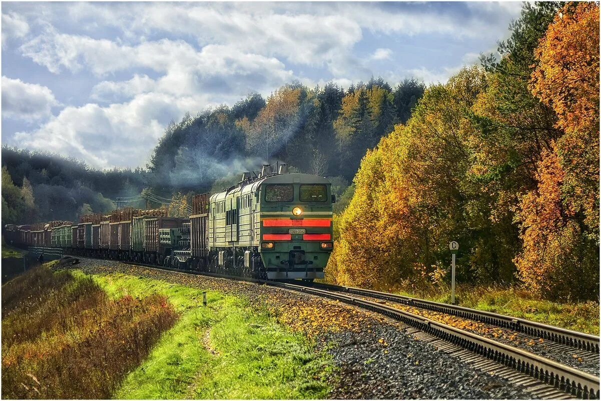 Пейзаж с железной дорогой. Пейзаж с поездом. Красивый пейзаж с железной дорогой. Поезд дорога.