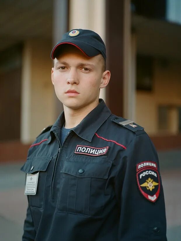 Полиция россии. Полицейская форма. Люди в форме полиции. Форма полиции украины. Полицейская форма.