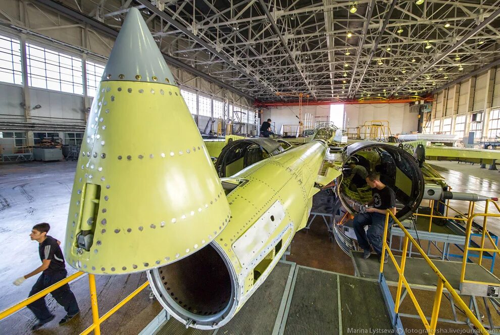 Как называется истребитель выпущенный на чкаловском заводе. Су-35 истребитель кнааз. авиационный завод комсомольск на амуре. комсомольский-на-амуре авиационный завод им. ю.а. гагарина. завод имени гагарина комсомольск на амуре.