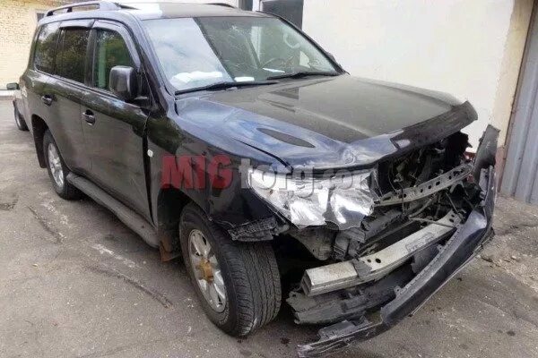 битый ленд крузер 200