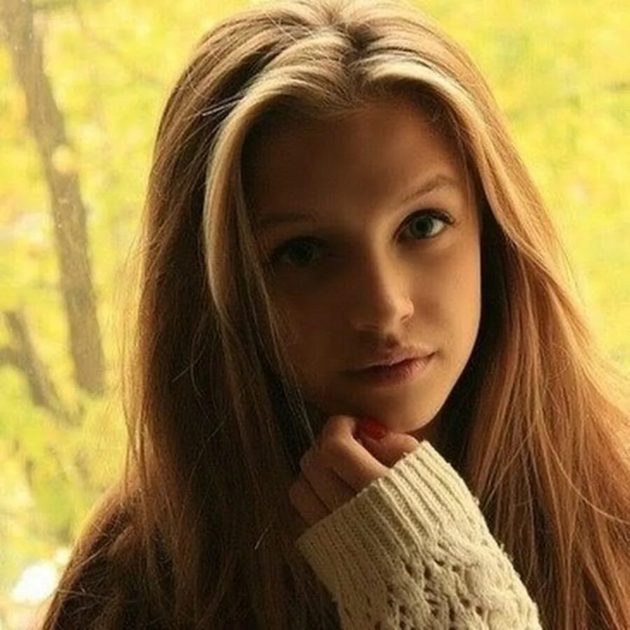 Красивые девушки 15 лет русые. Девочка 12 лет русая. Девочка 15 лет с русыми волосами. Настя Давыдова модель. Фото девушек 13