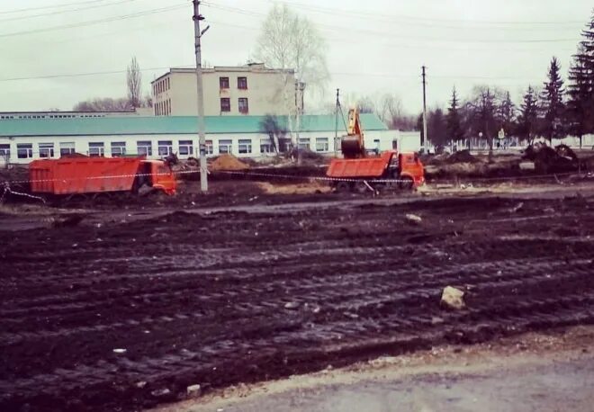 Лебедянь казенный мост новый. Лебедянь мост. Стройка машиностроителей 7 город лебедянь. Стройка школы. Дома где фок которая строит в лебедяни.