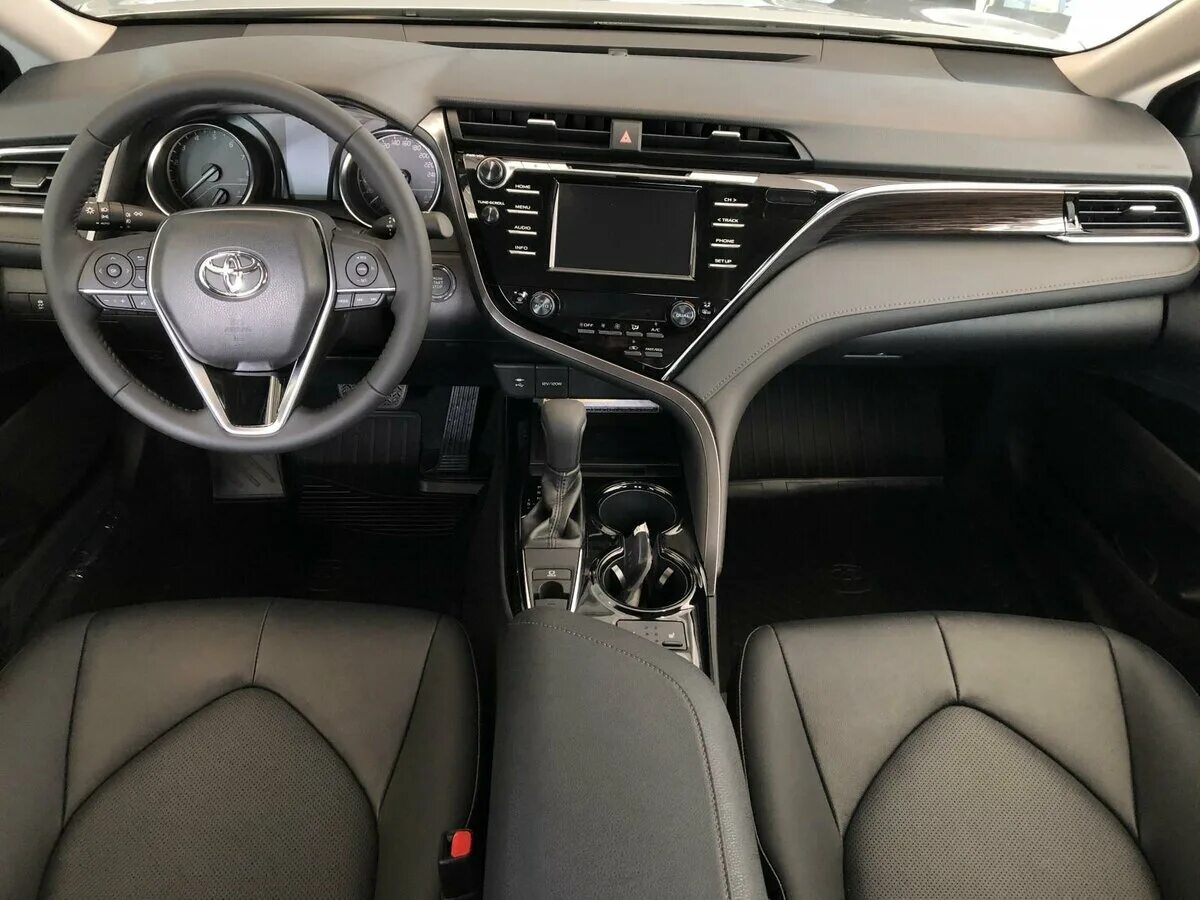 Комплектации камри фото. Камри 2018 салон. camry 70 комплектация l. camry v70 комплектации. комплектации камри 70 2.5.
