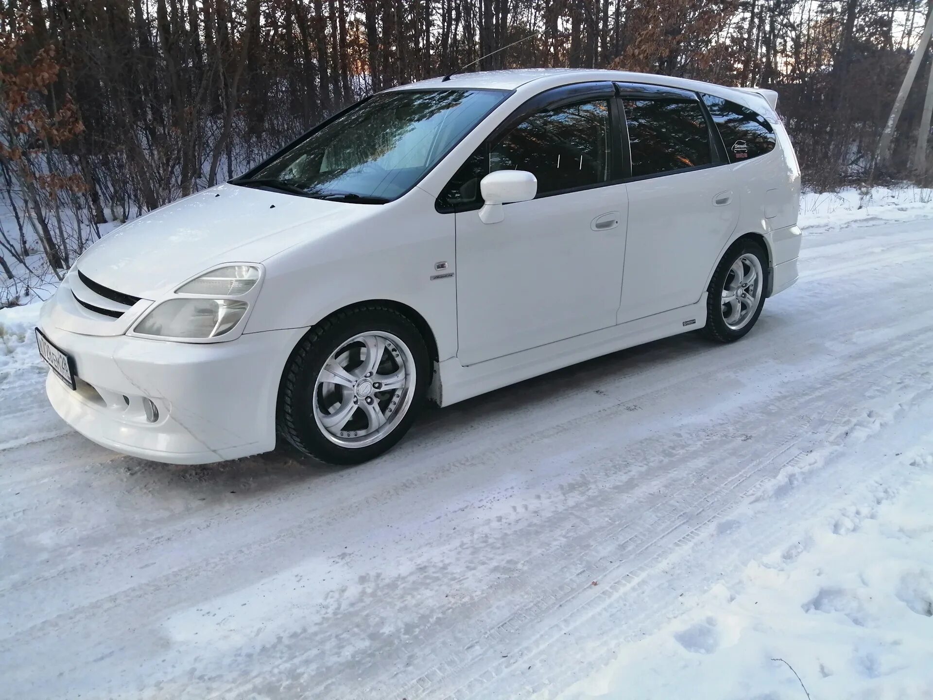 Honda Stream 2001. Хонда стрим 2001 года. Хонда стрим 2001 1.7. Хонда стрим 2001 серая.