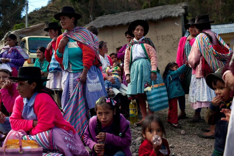 Народы страны перу. Жители Перу перуанцы. Население Перу перуанцы. Андо перуанцы. Перуанцы народ Южной Америки.