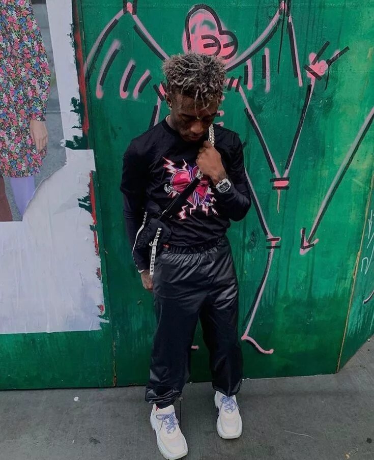 Лил узи верт в полный рост. Lil uzi ростов. Lil uzi ростов. Lil uzi vert рост. Lil uzi vert рост.