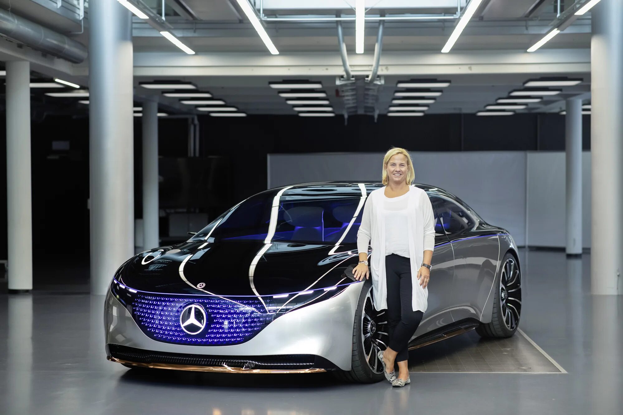 Купить машину 2019 года. Mercedes-Benz Vision EQS. 2019 Mercedes-Benz Vision EQS. Мерседес Benz Vision EQS. Mercedes Benz Vision EQS салон.