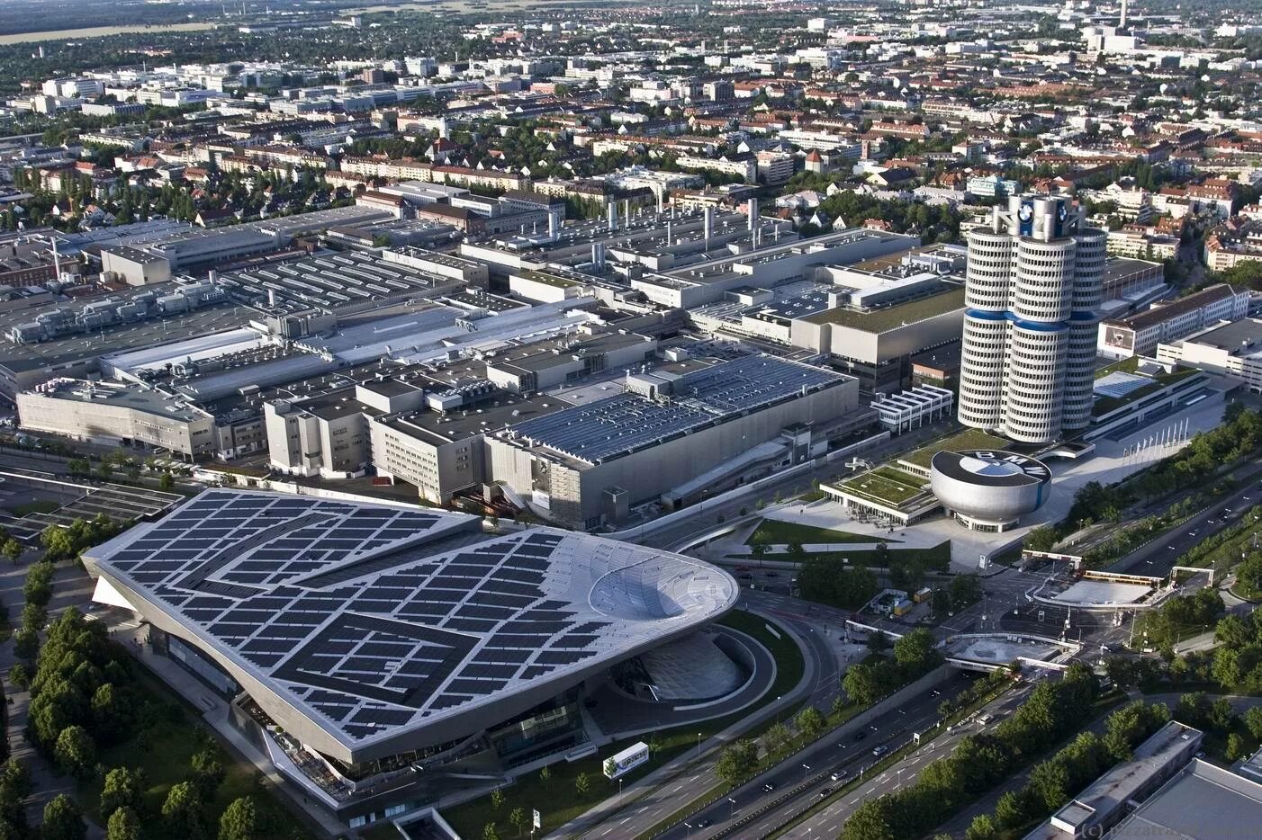 Мюнхен заводы. Штаб квартира бмв в мюнхене. Мюнхен заводы. Завод бмв в баварии. Мюнхен заводы.