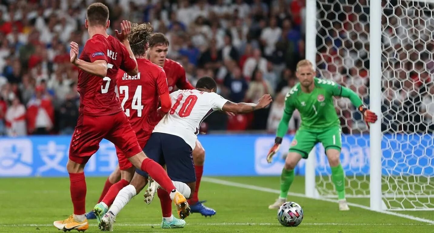 Обзоры матчей чемпионата европы по футболу. Италия италия euro2020. Турецкая футбольная команда галатасарай. Сборная италии евро 2020. Обзоры матчей чемпионата европы по футболу.