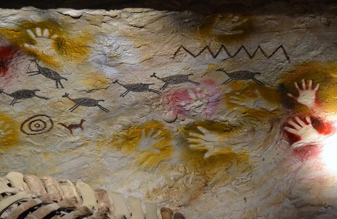 Первобытная рука. Наскальная живопись Куэва-де-Лас-Манос. Пещера рук Куэва-де-Лас-Манос. Пещера Куэва-де-Лас-Манос Аргентина. Наскальные рисунки Куэва-де-Лас-Манос.