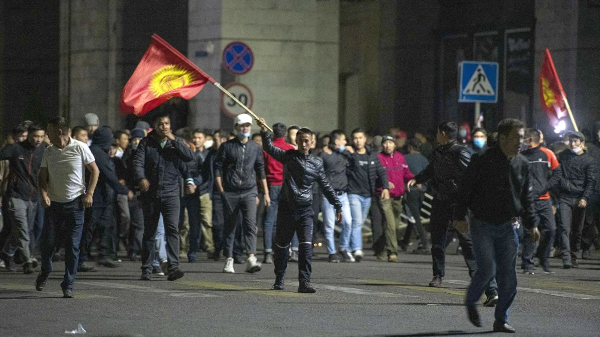События 6 октября. Революция в Кыргызстане 2020. Протесты в Киргизии 2020. Митинг в Бишкеке 2020.