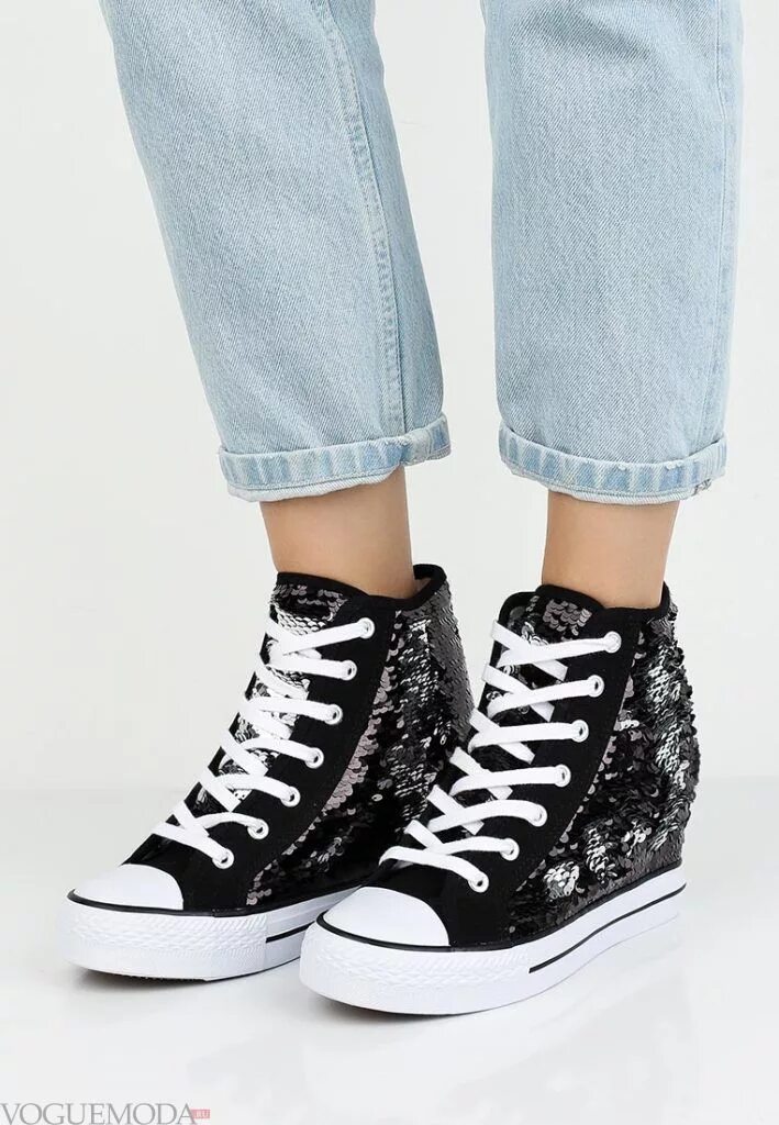 Самые модные кеды. Конверс 2021. Конверсы мода 2021. Converse кеды 2021.