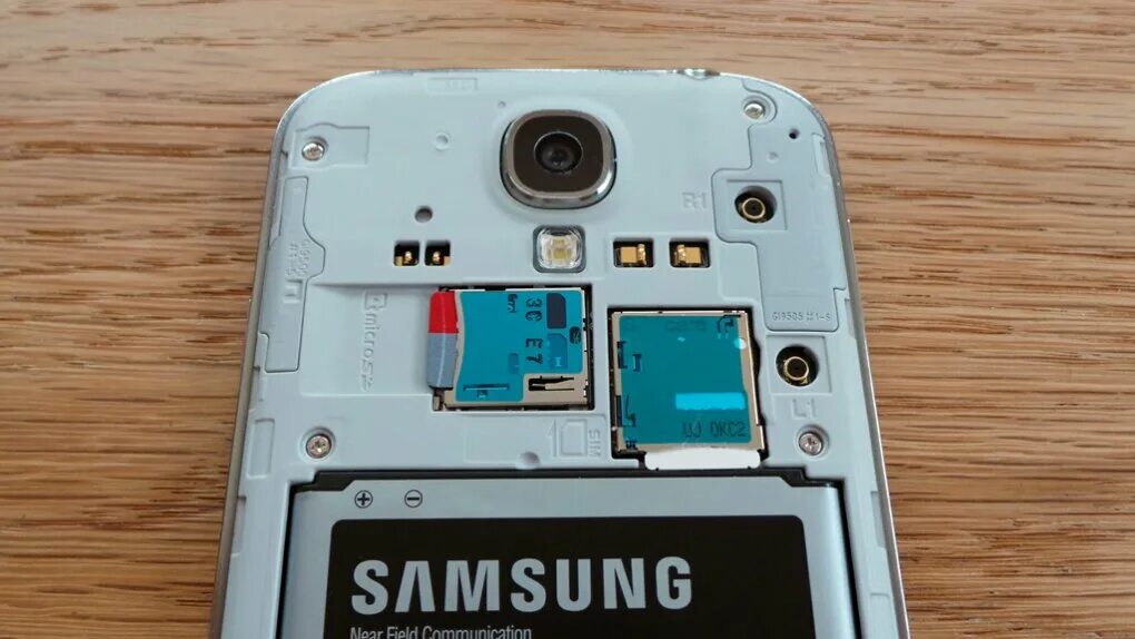 Самсунг память сим. Самсунг галакси s4 Симка. Samsung Galaxy j4 Mini. Samsung Galaxy s6 карта памяти. Samsung Galaxy Core симкарта.