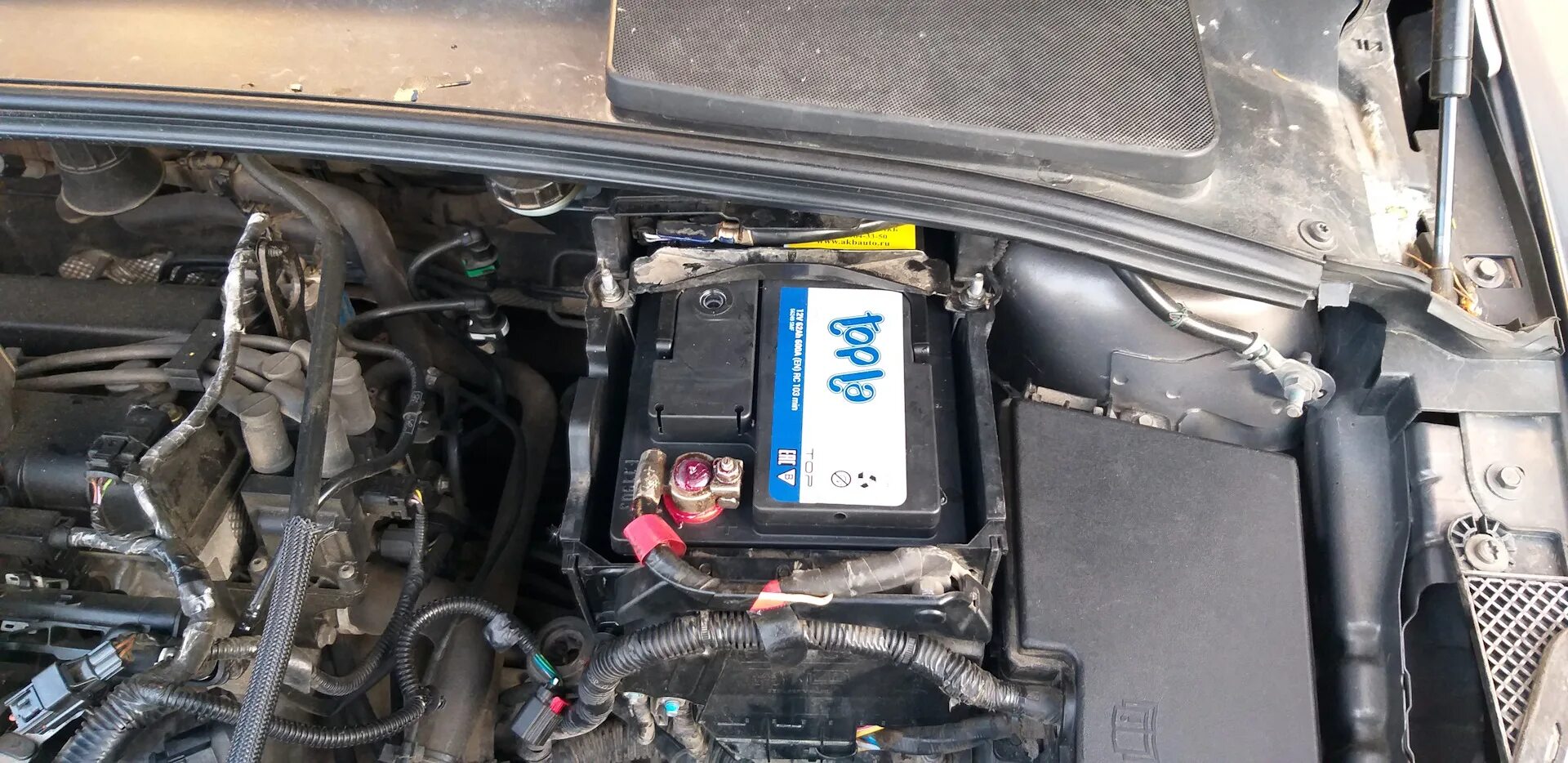 Замена акб Ford Focus III Hatchback, 1,6 л, 2011 года запчасти DRIVE2
