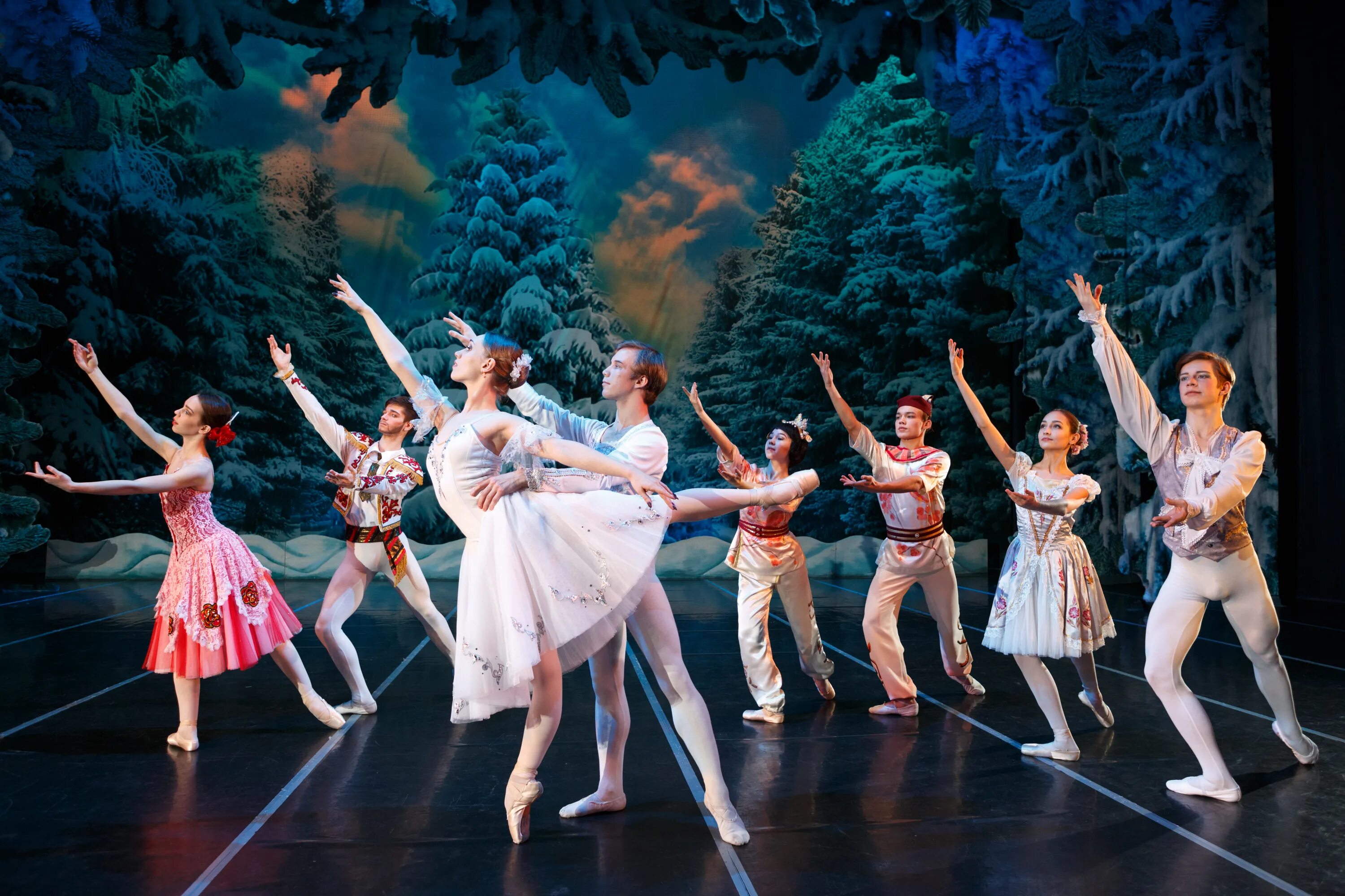 Вальс из балета п чайковского щелкунчик. И. Вальс цветов из балета щелкунчик. Балет щелкунчик вальс цветов. Вальс из балета п чайковского щелкунчик.