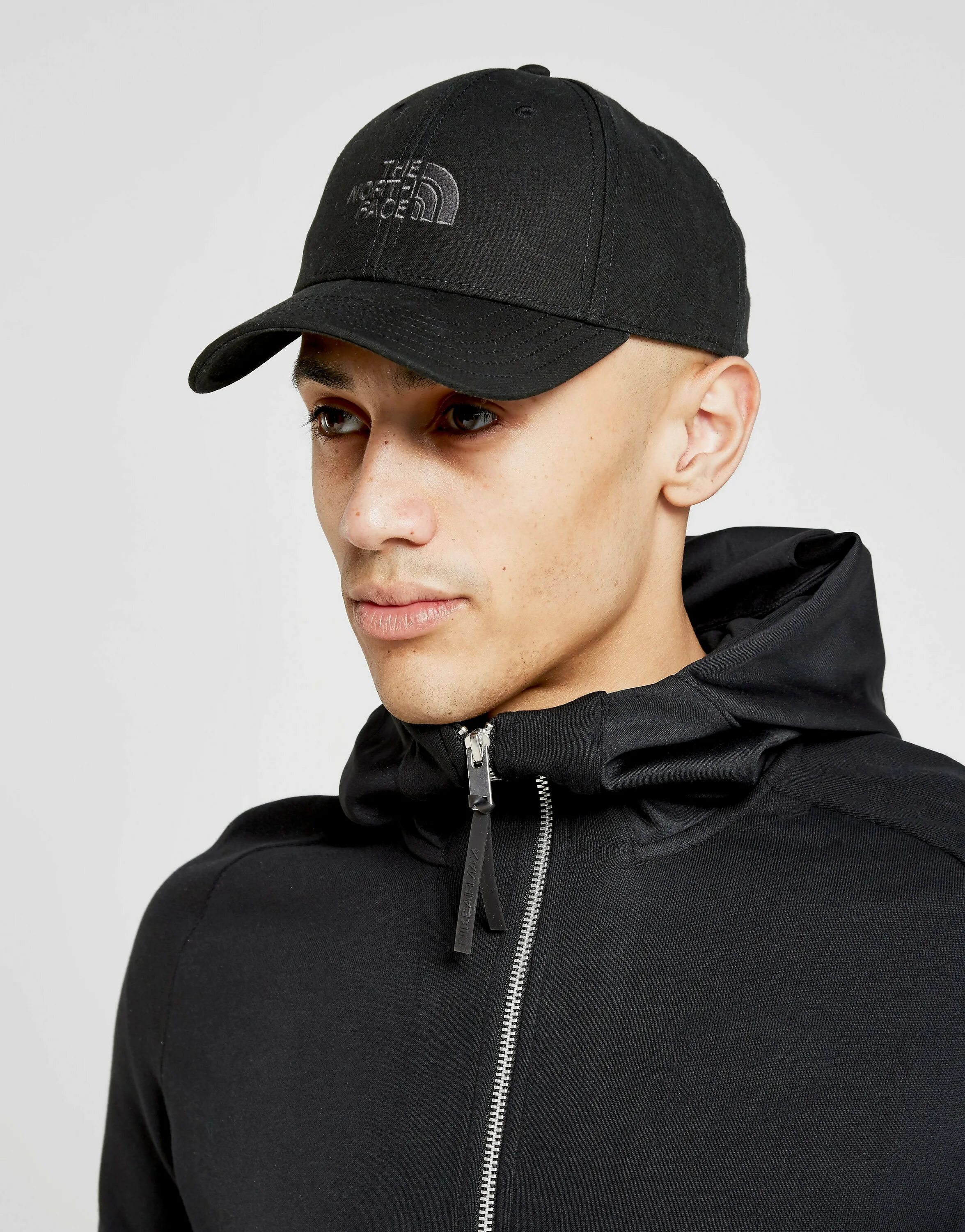 Кепка тнф. Бейсболка the North face recycled 66 Classic. Чёрная кепка Норт фейс. Бейсболка мужская черная the Nord face. Пятипанелька the North face.