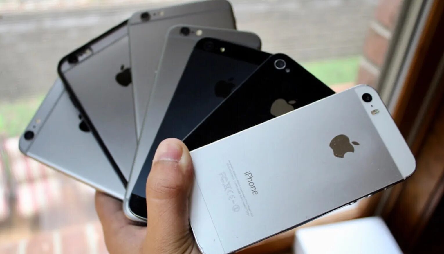 Use iphones. Used iphone. полюсы iphone. айфон 10 бу. used iphone street.