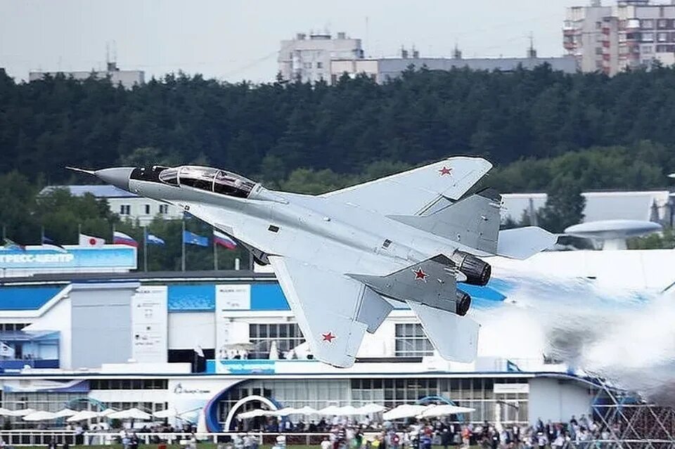 Новейший истребитель миг-35. Миг 35 презентация. Новости миг 35. Миг-35 на максе. Макс 2021 истребители миг.