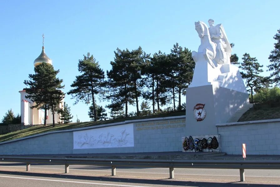 Кущёвская станица памятник казакам. Памятник казакам гвардейцам Кущевская. Памятники ст Кущевская. Памятник казачьей славы Кущёвская.