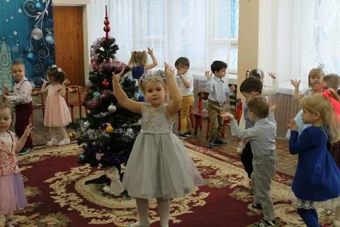 Проводили елочку в детском саду