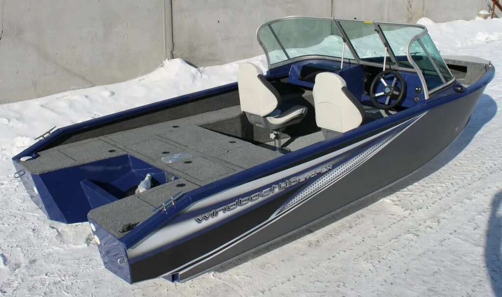 Катер водоизмещающий баркас ршпм 5. Моторная лодка 6. Катер chaparral 265 ssi. Старый катер. Лодка марки squallo.