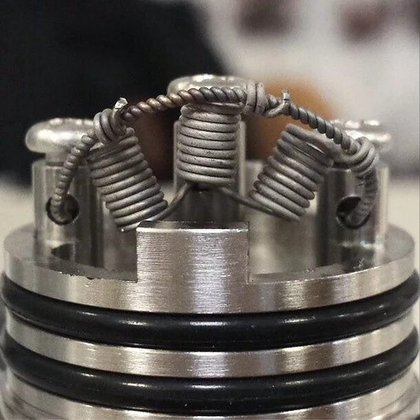 Спираль вертикальная. Квантовые поля вселенной. Дрипка титан на 4 койла. Параллельные спирали. Космическое пространство.