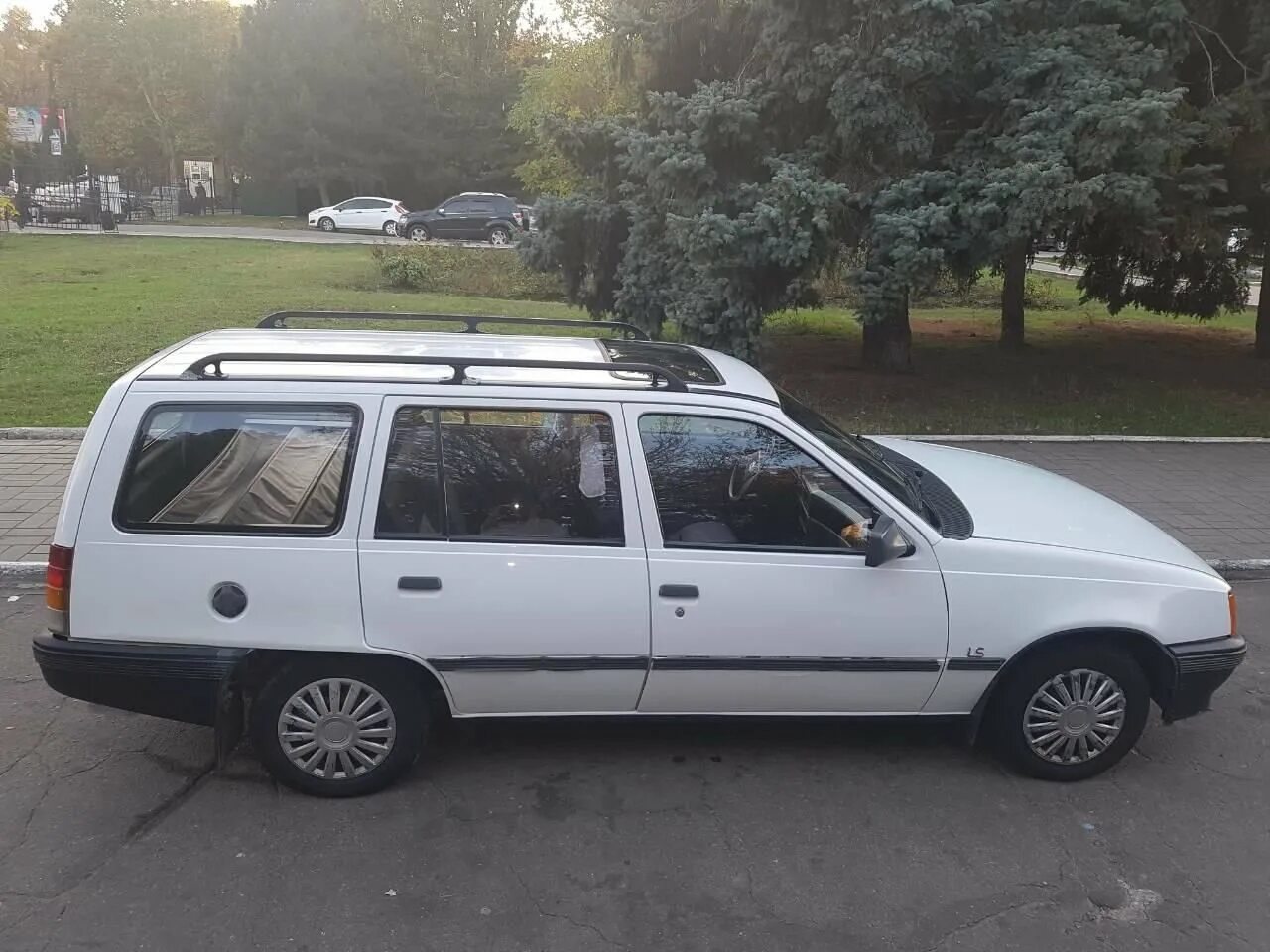 Opel Kadett 1988 универсал. Опель кадет 1990 универсал. Opel Kadett универсал. Опель кадет 1985 универсал.