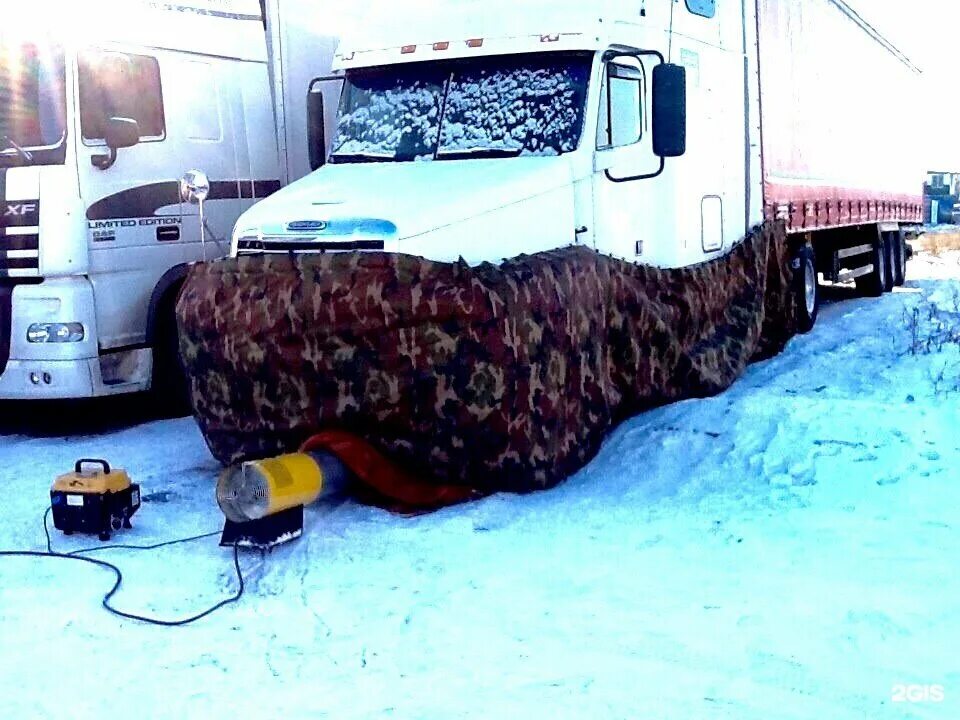 отогрев спецтехники. прикурить грузовой автомобиль. отогрев грузовых авто. глушитель экскаватора хитачи 330. обогрев авто грузовых автомобилей.