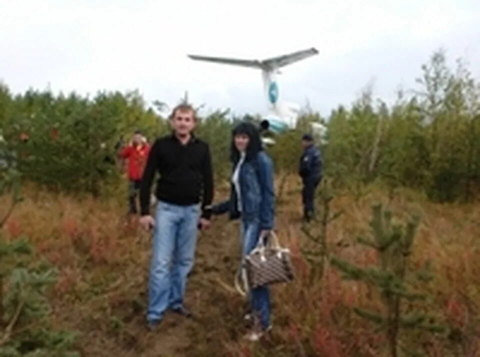 Дети сажают самолет. Ижма самолет 2010. Аварийная посадка ту-154 в Ижме. Самолет ту 154 в Ижме. Ту 154 АЛРОСА Ижма.