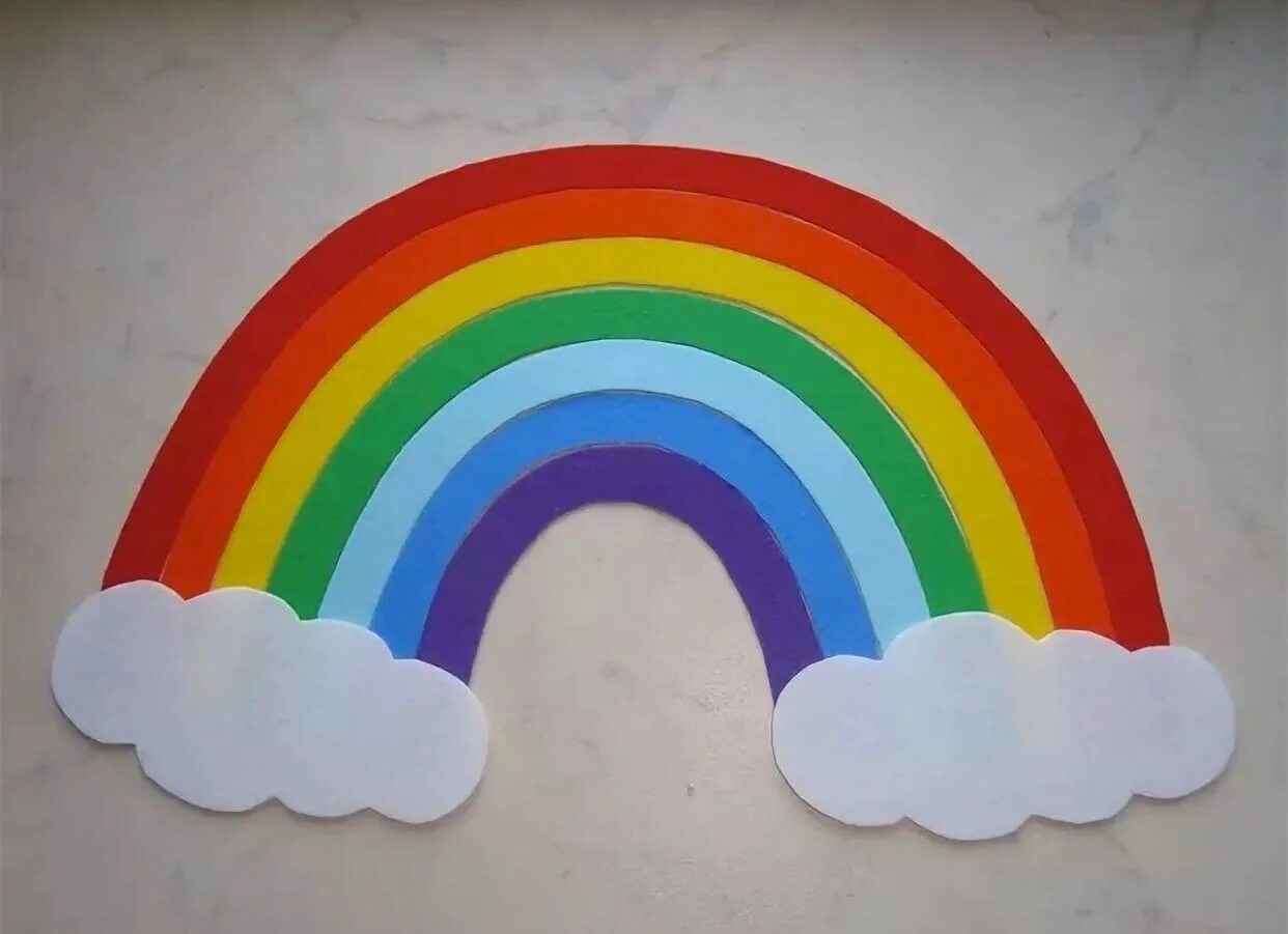 Iz rainbow. Поделка Радуга для детей. Поделки из бумаги Радуга. Поделка из бумаги Радуга и облако. Радуга аппликация для детей.