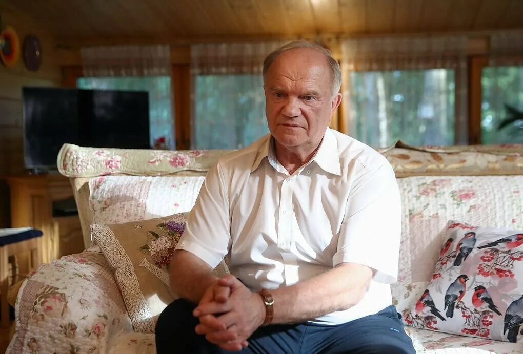 Сколько лет зюганову в 2025