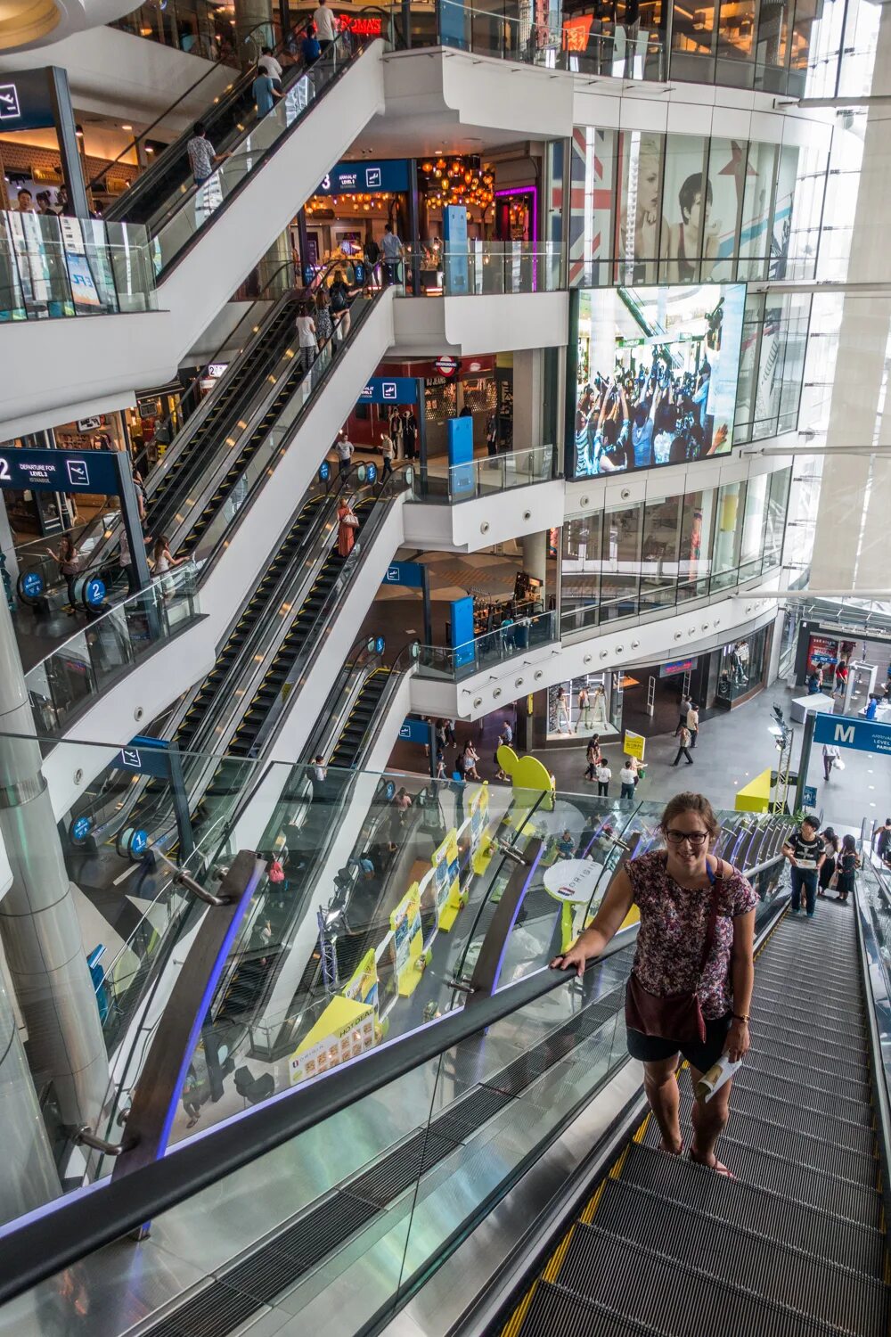 Лучшие тц бангкока. Торговый центр сиам парагон / siam paragon. Бангкок фестиваль тц. Лучшие тц бангкока. Торговый центр банкоге.