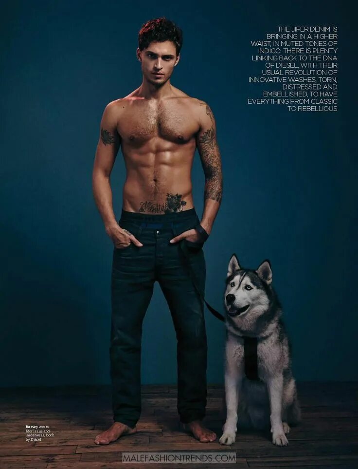 Прикольные фото для пацанов. Harvey newton-haydon в рубашке. Парень с собакой. Мужская фотосессия с собакой. Мужик держит собаку.