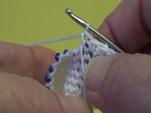 Столбик без накида с бисером. 68130 бисер чехия. Бисер закончился. Хранение бисера. Бисер закончился.