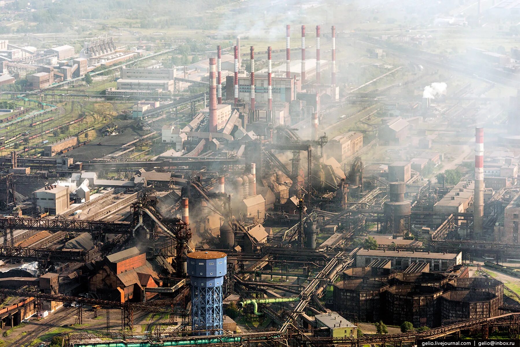 Город производство. Завод нпз москва. Нефтеперерабатывающий завод в капотне. Нижнекамскнефтехим (нижнекамск, татарстан). Город производство.