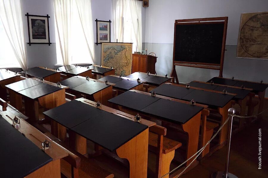 Симбирская гимназия где учился ленин. Мужская классическая гимназия симбирск. Музей симбирская классическая гимназия ульяновск. Симбирская классическая гимназия ульяновск. Учился ленин в школе.