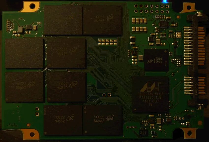 E nand. Micron m600. mlc nand micron 29f128g08cfaaa. чип памяти 428dw. чип памяти микрон.