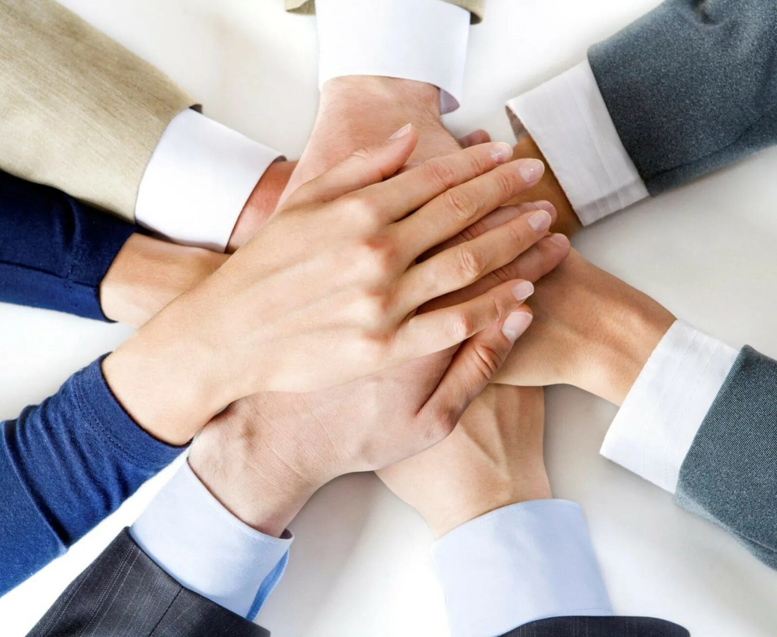 Потребительский кооператив фото. Сплоченность коллектива. Дружная команда. Сплоченность и взаимодействие. Сплоченность и взаимодействие.