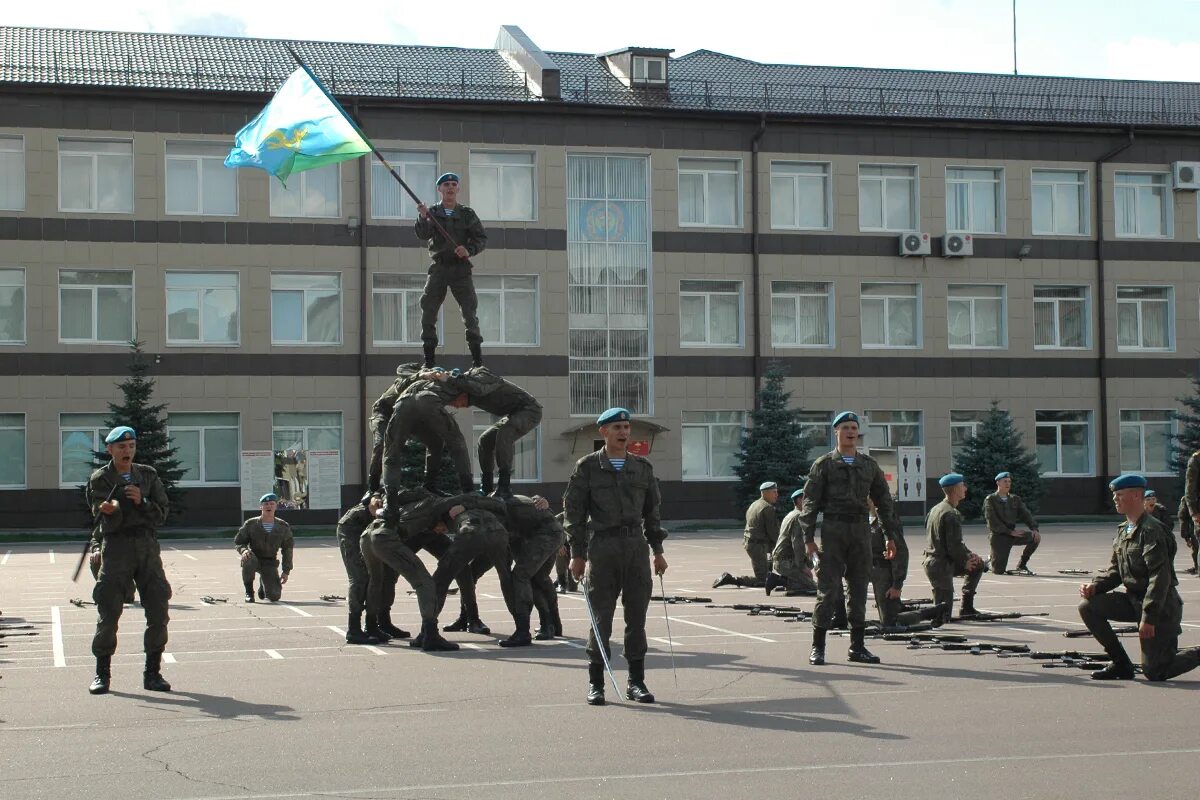 Рязанское высшее командное училище. РВВДКУ Рязань присяга 2020. РВВДКУ имени в.ф.Маргелова. РВВДКУ им. в. ф. Маргелова. Военное Рязанское десантное командное училище.