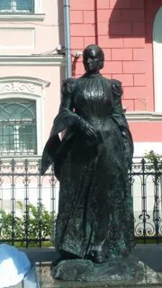 Памятник сооруженный на деньги семьи мараевых