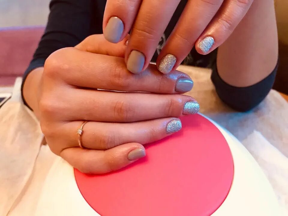 сделать маникюр в спб недорого