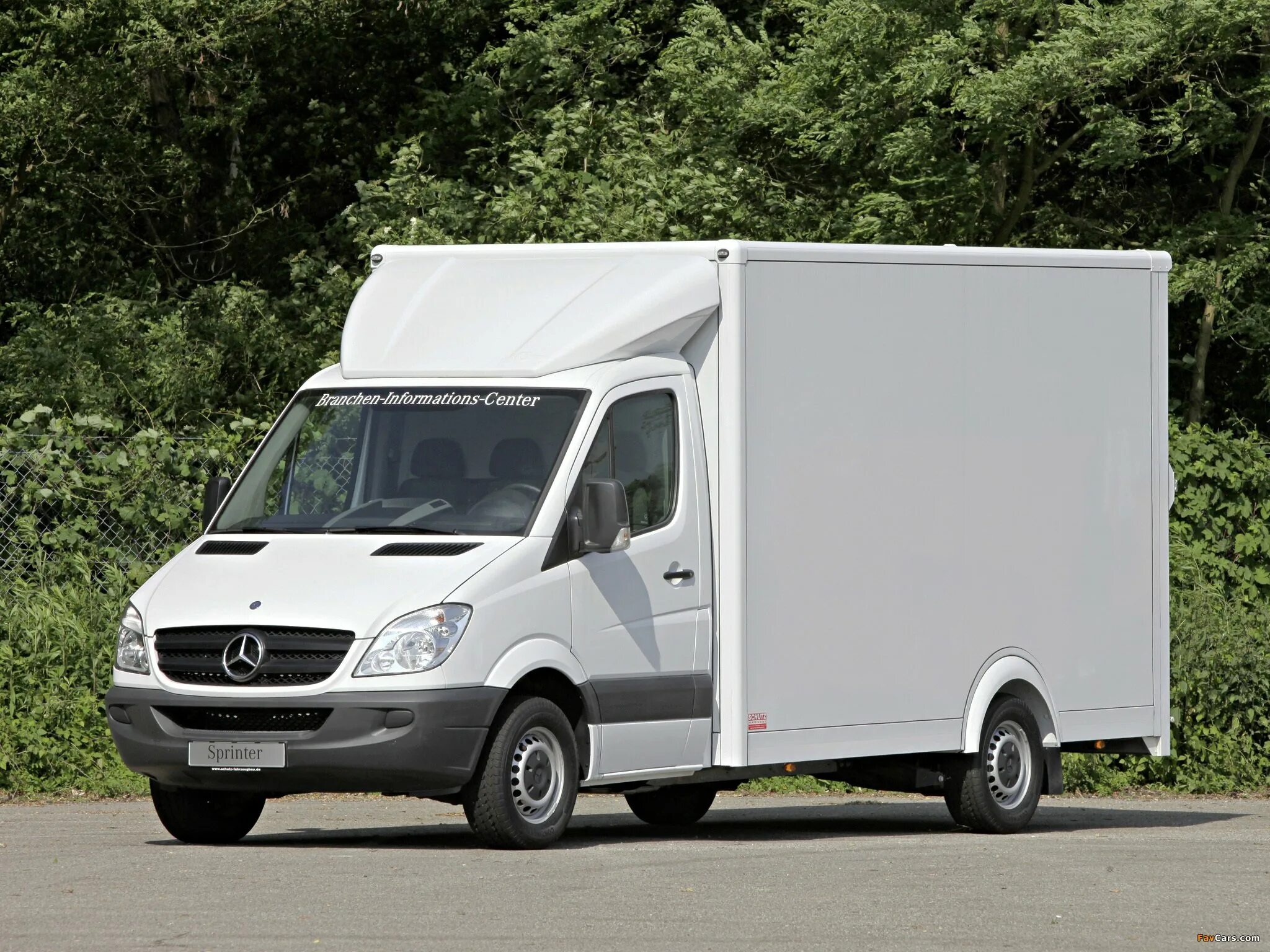 Mercedes sprinter фургон. Мерседес Бенц Спринтер грузовой фургон. Мерседес Бенц Спринтер 5 грузовой фургон. Mercedes-Benz Sprinter Box van. Mercedes Sprinter 906 грузовой фургон.