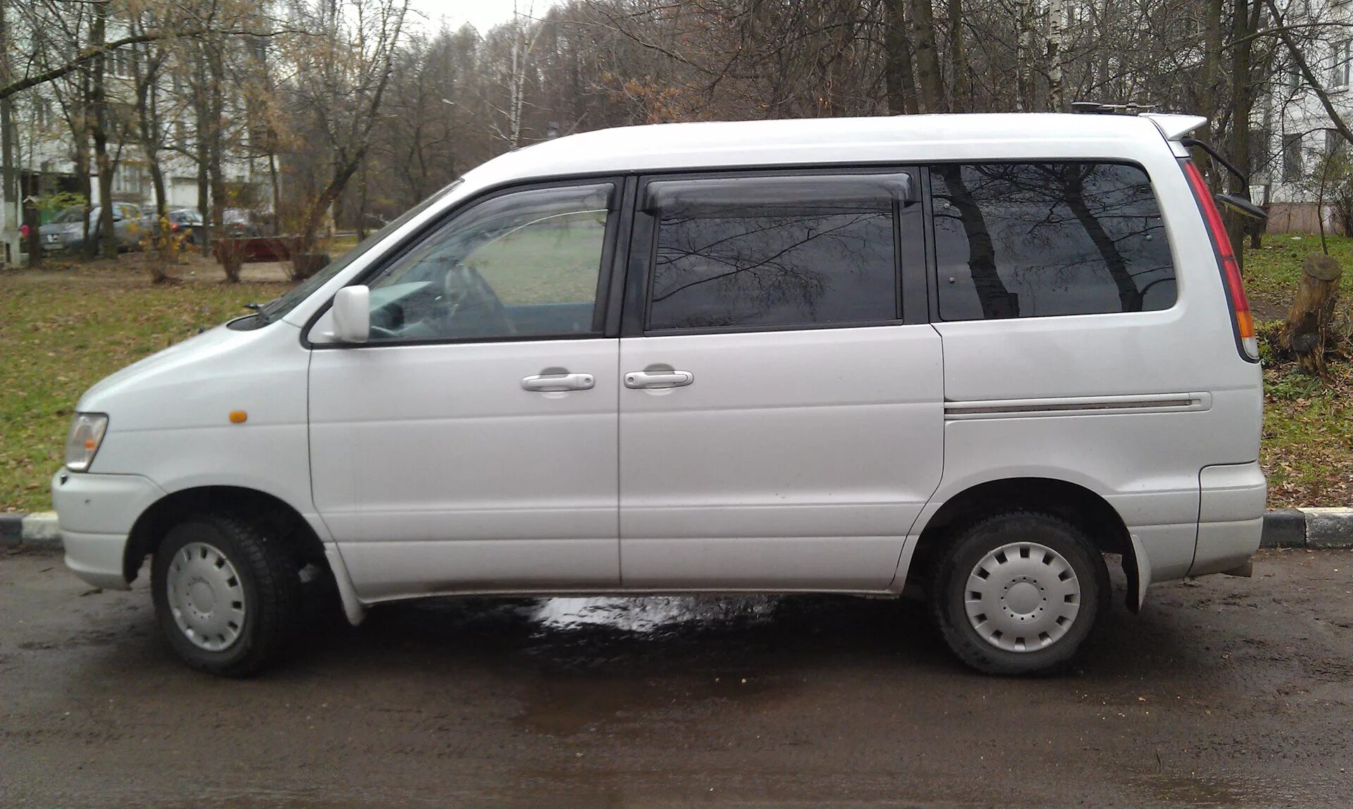 Куплю лит айс ноах. Toyota Town Ace Noah 1998. Toyota Town Ace Noah 2000. Тойота Таун айс Ноах 1998. Toyota Town Ace 1998.