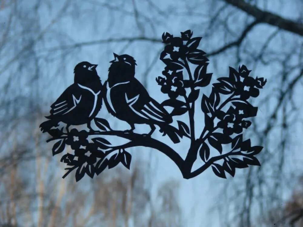 Птички для украшения окна. Весенние птицы на окна. Весеннее украшение окон.